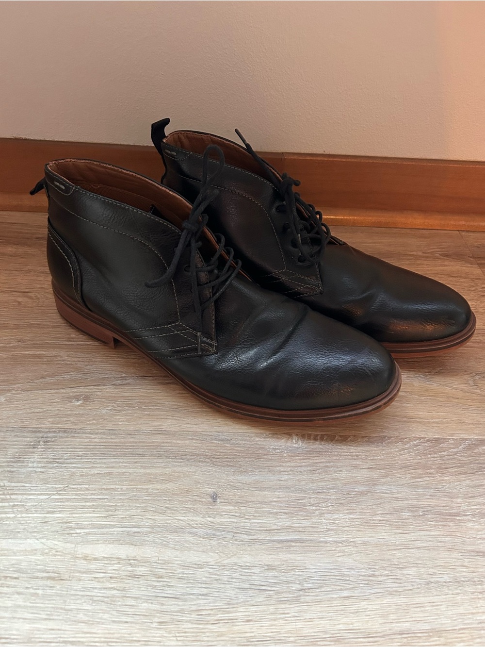 Sonoma Black Leather Chukka Boots with Brown Welt